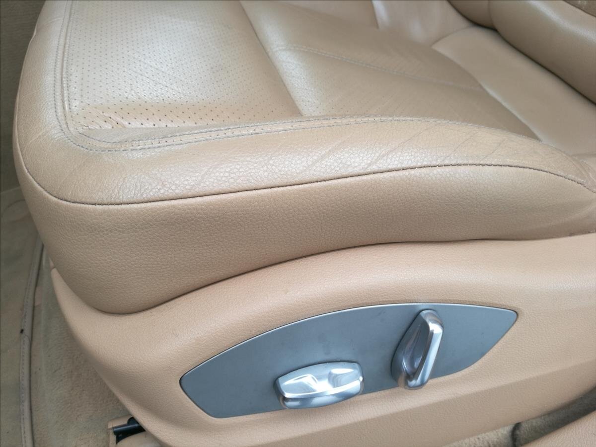 Porsche Cayenne Kombi 3,0 l 180 kw