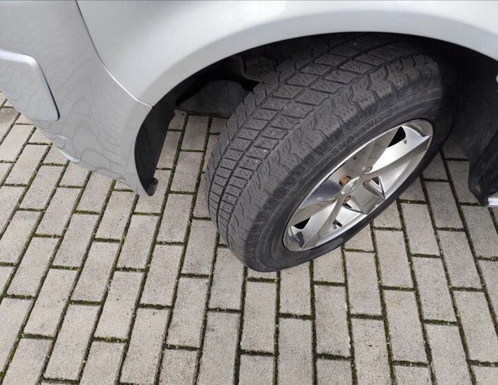 Volkswagen Caravelle Kombi 2,5 l 96 kw