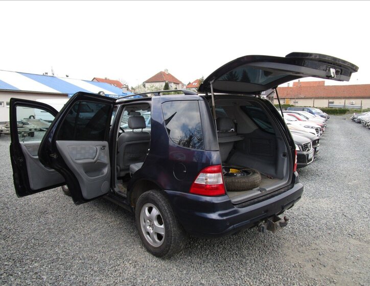 Mercedes-Benz Třídy M Kombi 2,7 l 120 kw