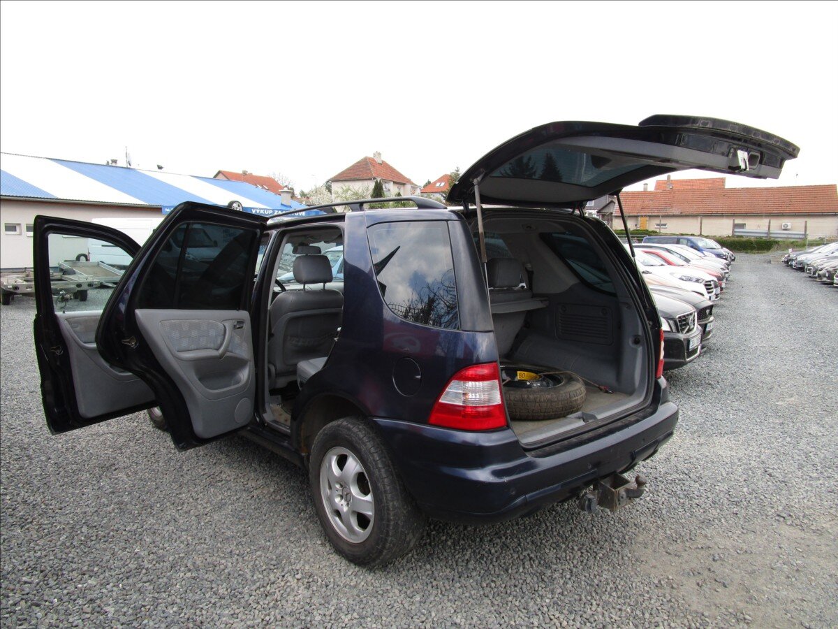 Mercedes-Benz Třídy M Kombi 2,7 l 120 kw