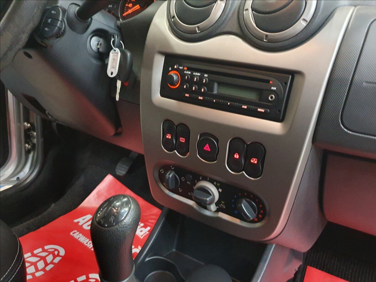 Dacia Sandero Hatchback 1,6 l 62 kw