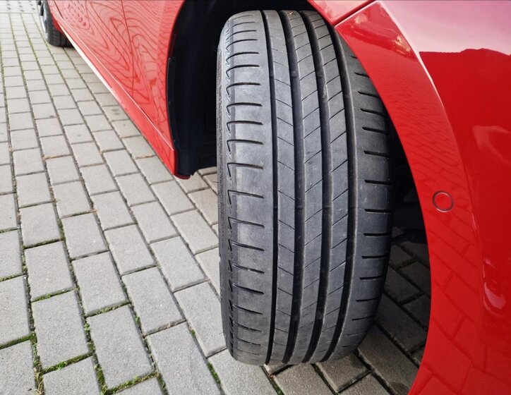 BMW Řada 3 Sedan / Limuzína 2,0 l 140 kw