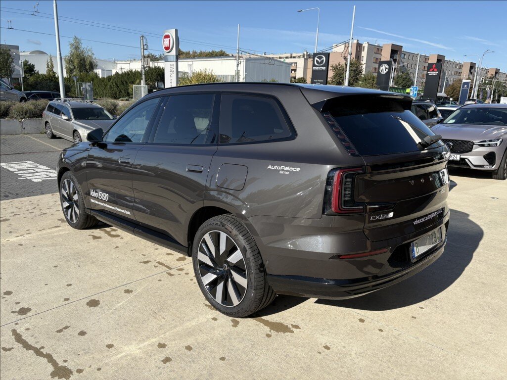 Volvo EX90