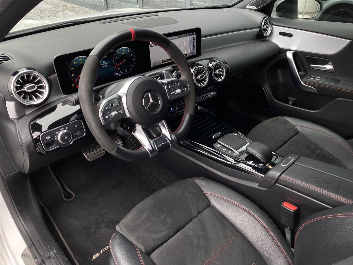Mercedes-Benz Třídy A Hatchback 2,0 l 310 kw