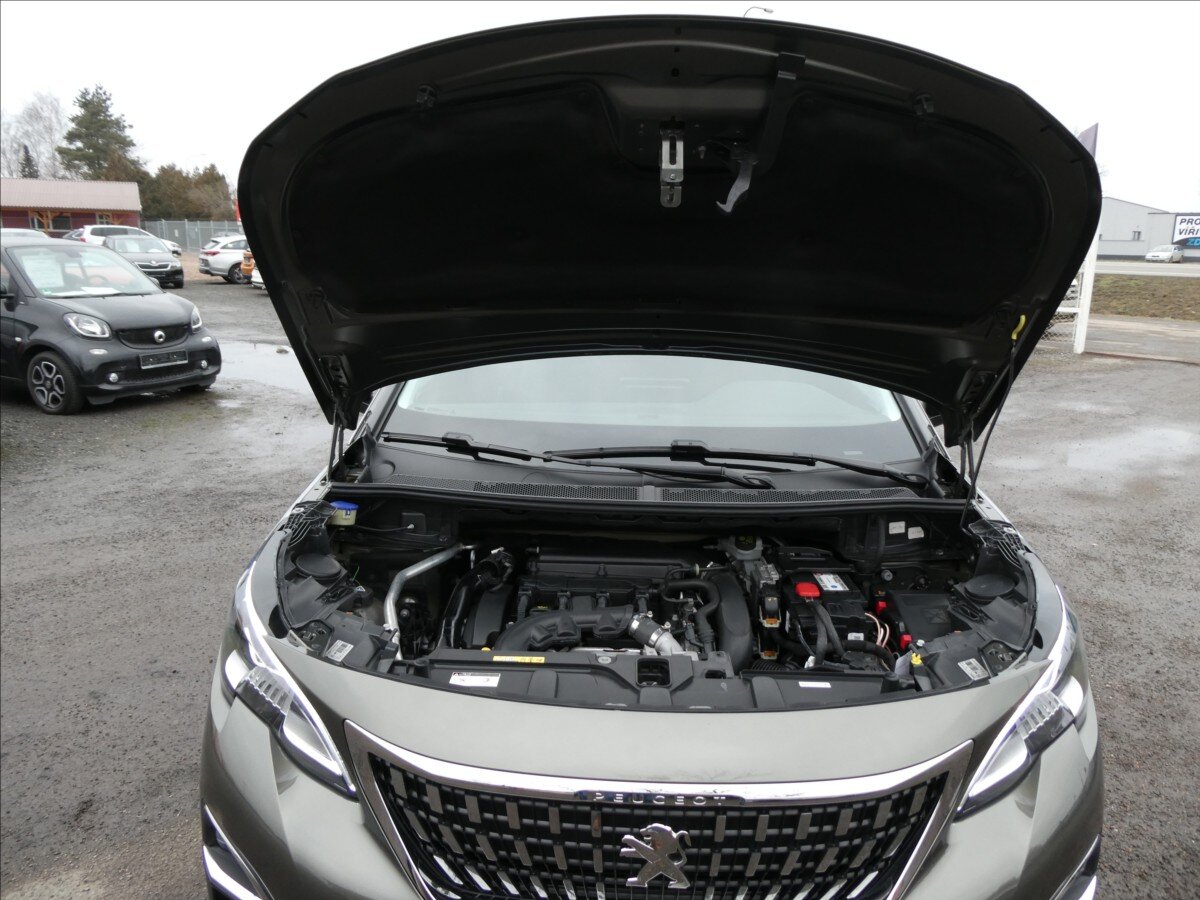 Peugeot 3008 SUV 1,6 l 121 kw