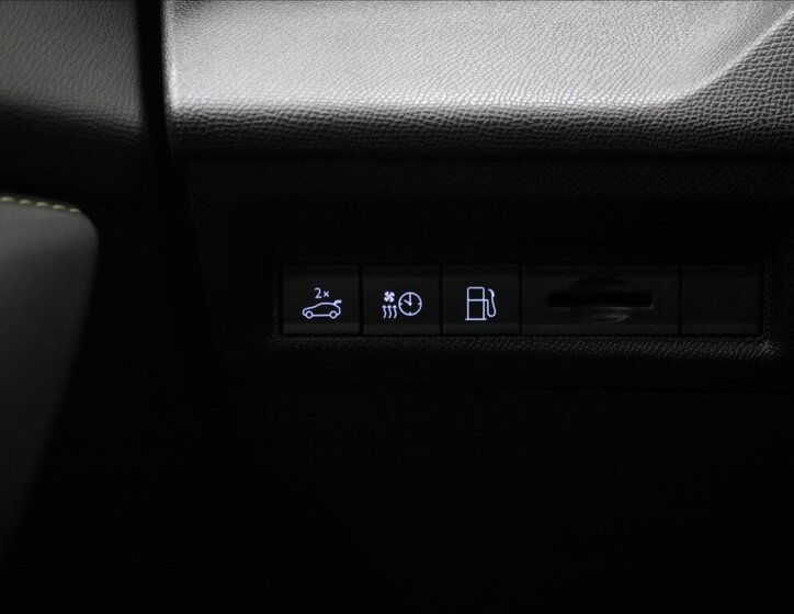 Peugeot 408 Liftback 1,6 l 165 kw