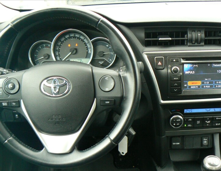 Toyota Auris 12