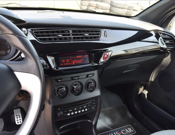 Citroën DS3 Hatchback 1,2 l 60 kw