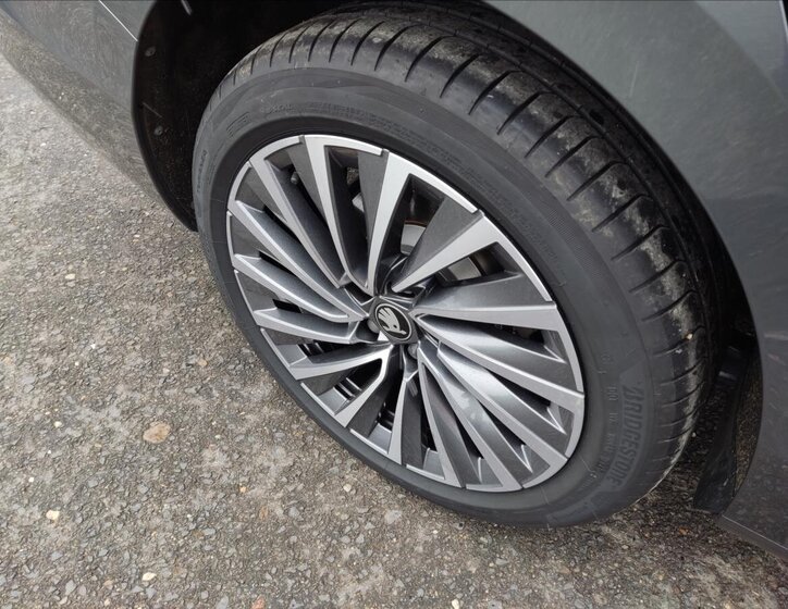 Škoda Superb Liftback 2,0 l 142 kw