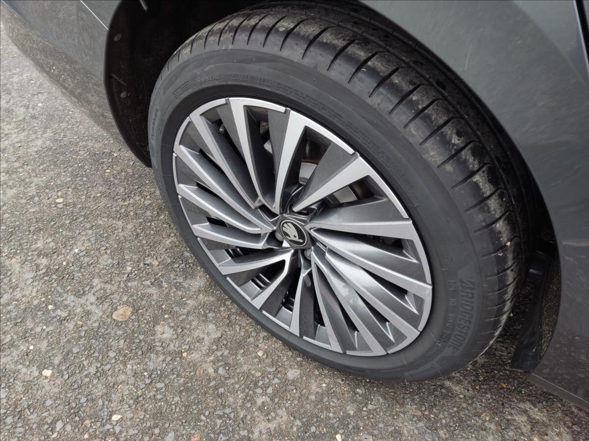 Škoda Superb Liftback 2,0 l 142 kw