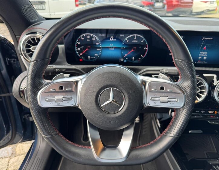 Mercedes-Benz CLA 6