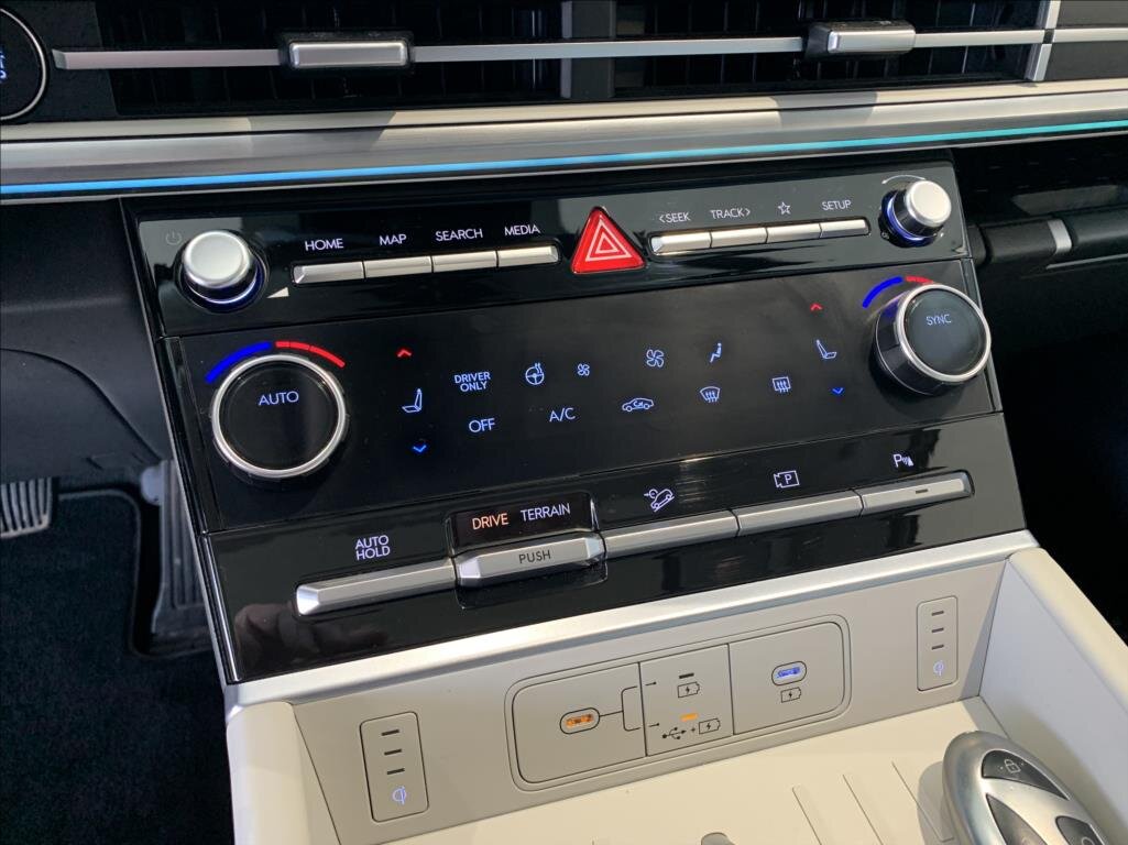 Hyundai Santa Fe SUV / Terénní 1,6 l 158 kw