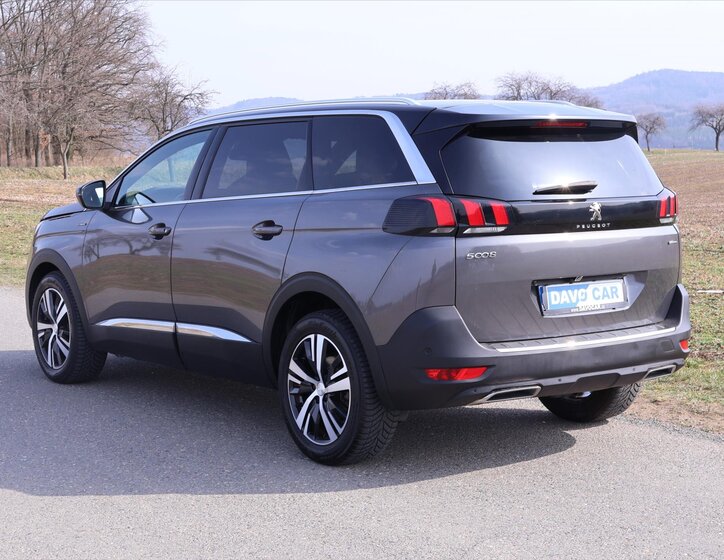 Peugeot 5008 SUV / Terénní 1,2 l 96 kw
