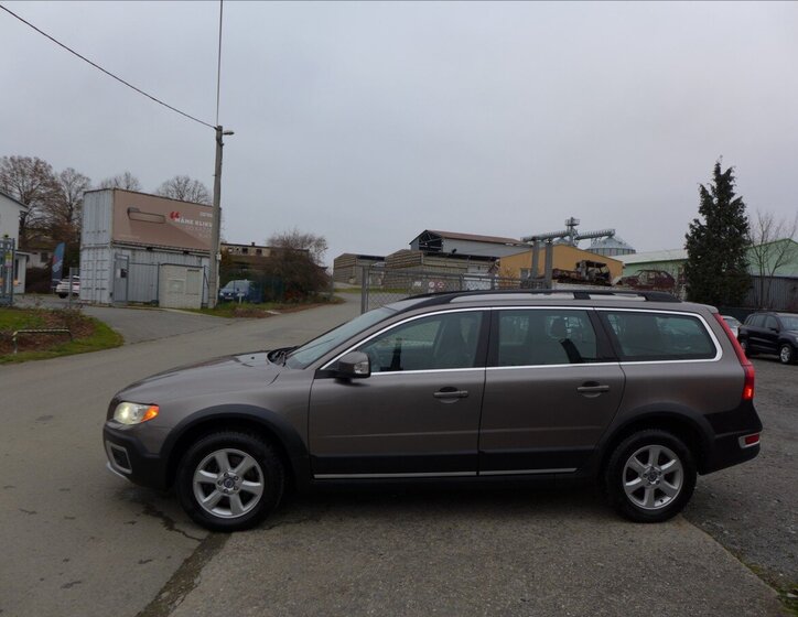 Volvo XC70 9