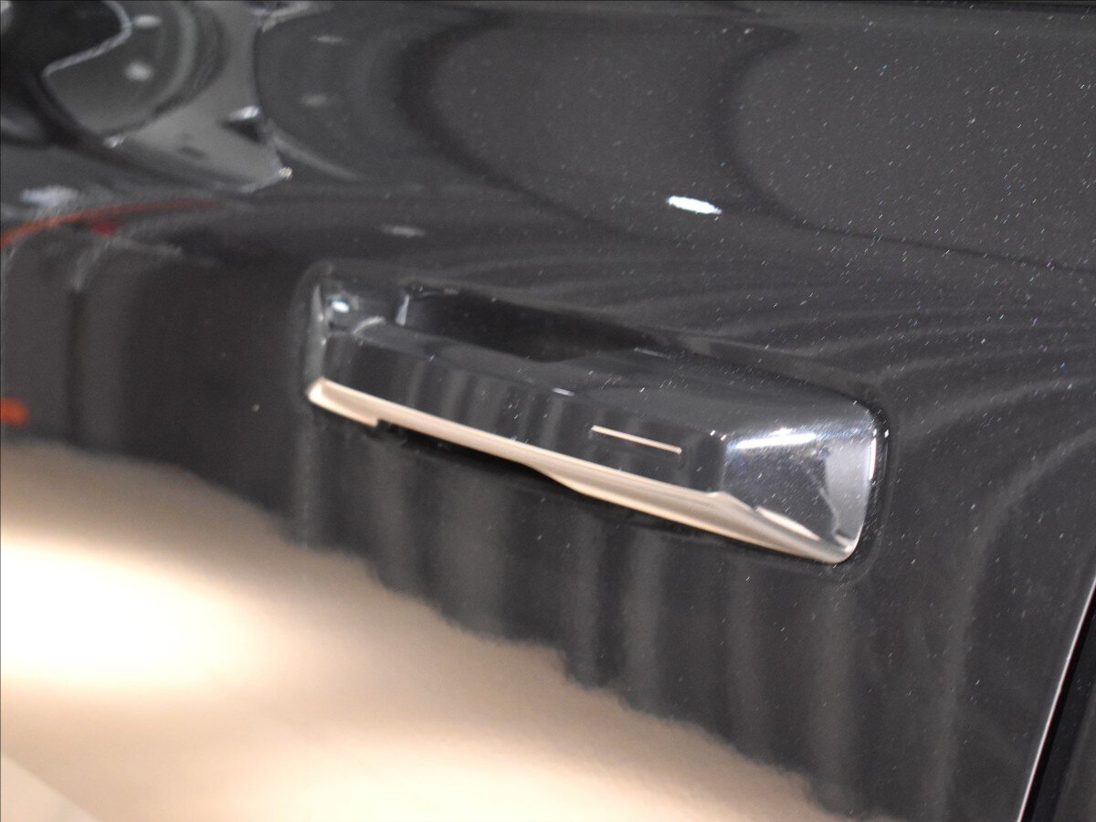 Volvo EX30 SUV / Terénní 0,0 315 kw