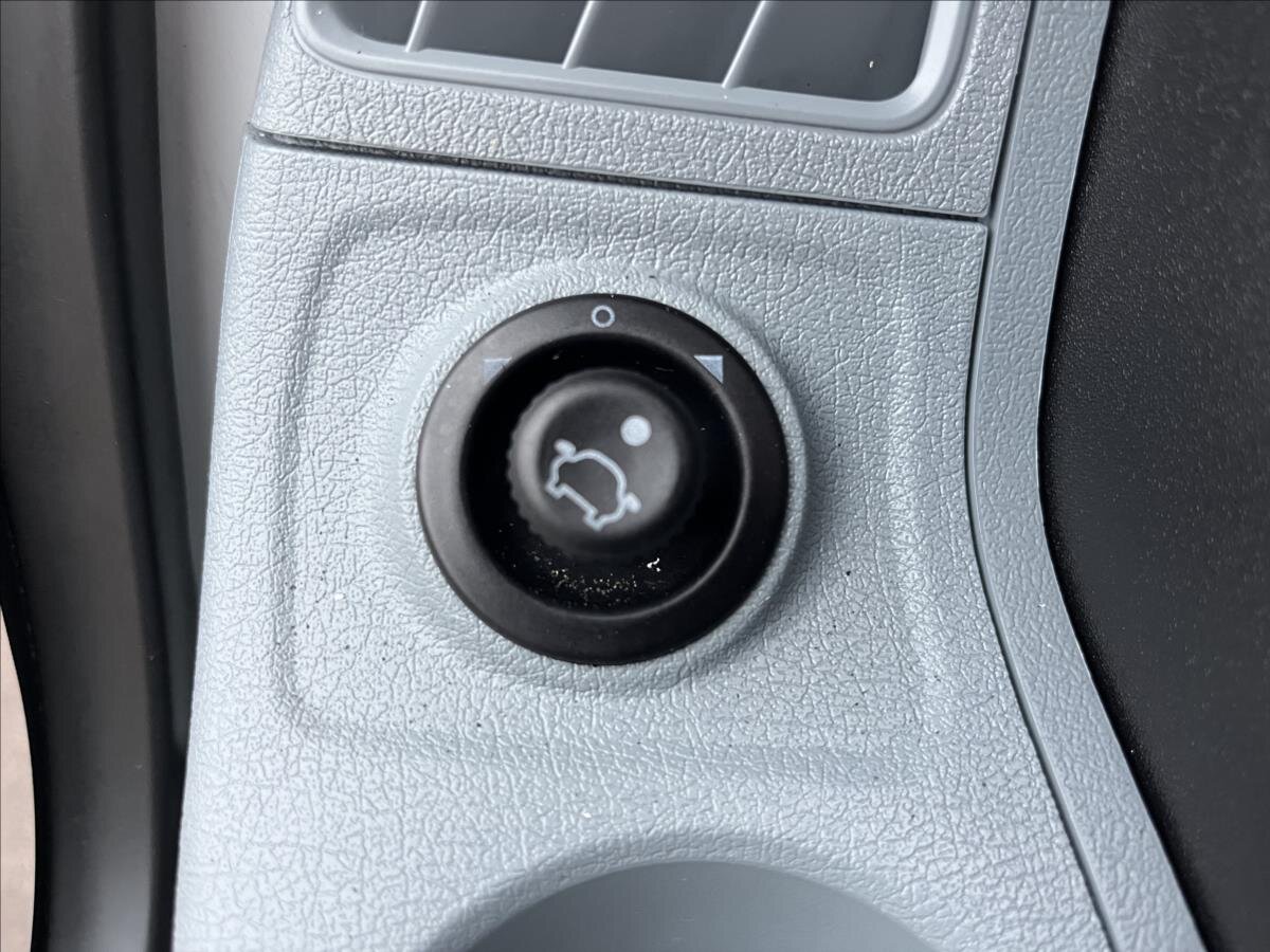 Ford Transit Skříň 2,2 l 74 kw