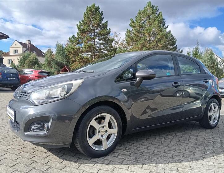 KIA Rio 5