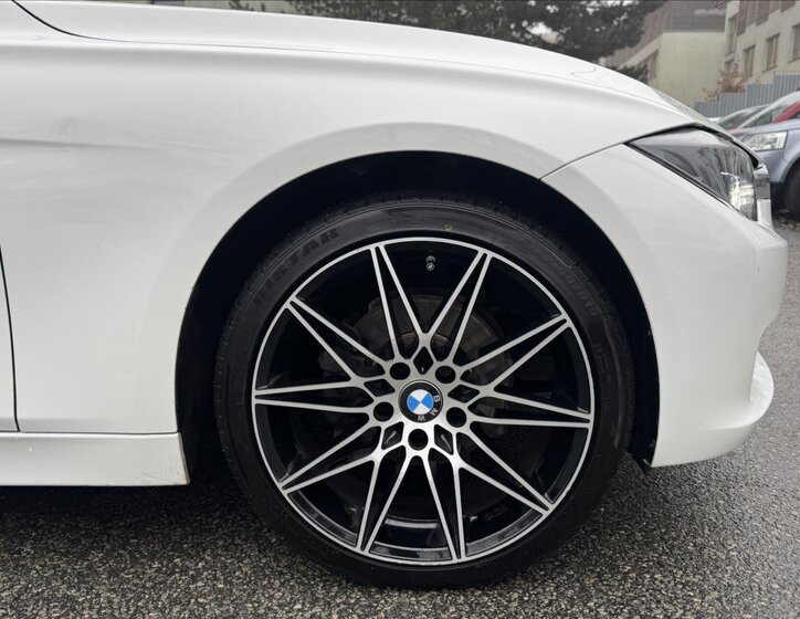 BMW Řada 3 Kombi 2,0 l 105 kw