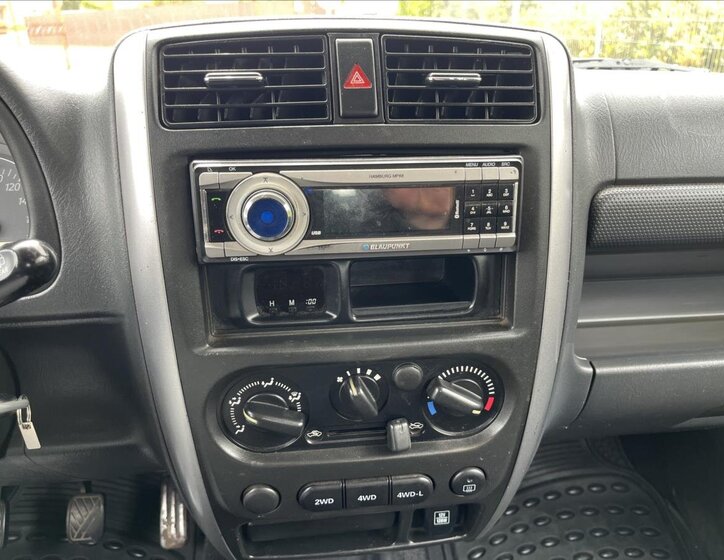 Suzuki Jimny SUV / Terénní 1,3 l 63 kw