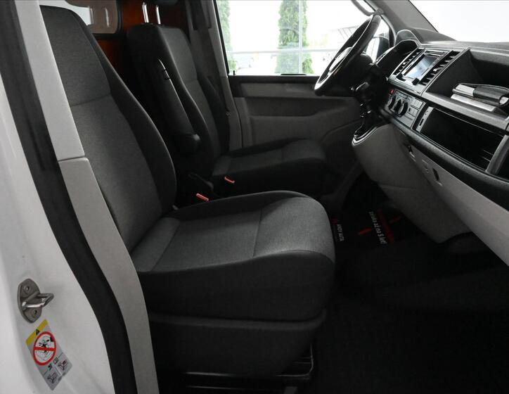 Volkswagen Transporter 9