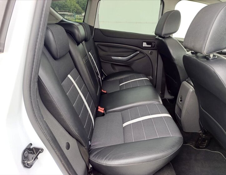 Ford Kuga SUV 2,0 l 120 kw