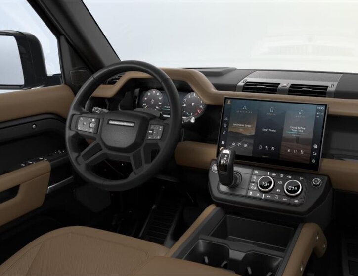 Land Rover Defender 6