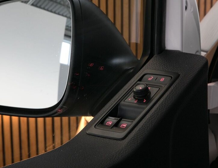 Volkswagen Transporter Skříň 2,0 l 110 kw