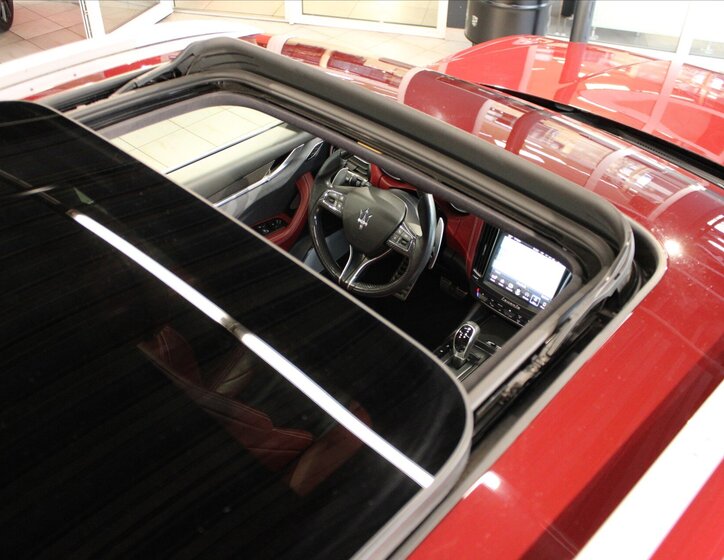 Maserati Levante SUV / Terénní 3,0 l 316 kw