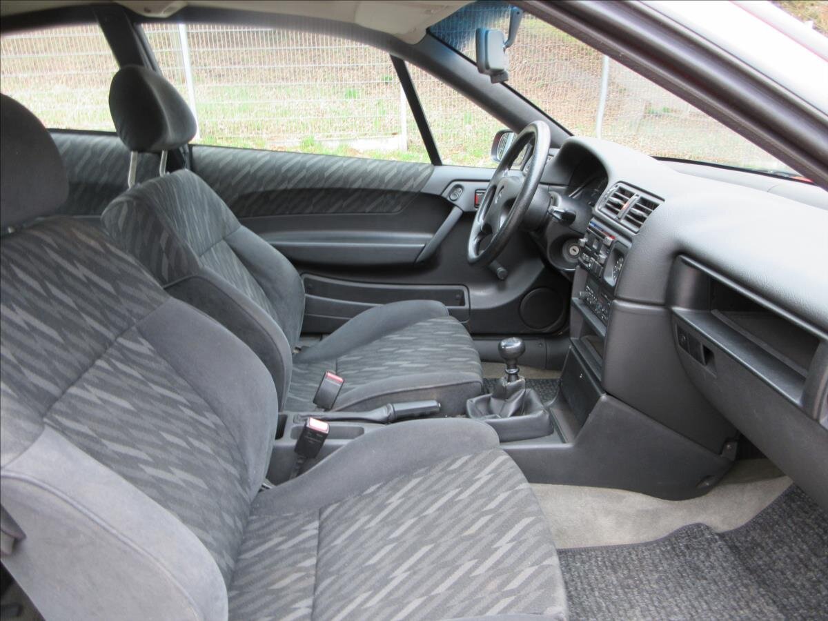 Opel Calibra Kupé 2,0 l 85 kw