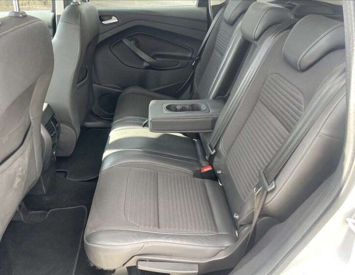 Ford Kuga SUV / Terénní 1,5 l 110 kw