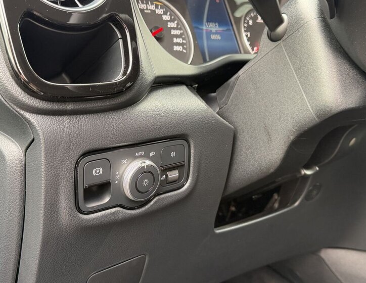 Mercedes-Benz Vito Skříň 2,0 l 140 kw