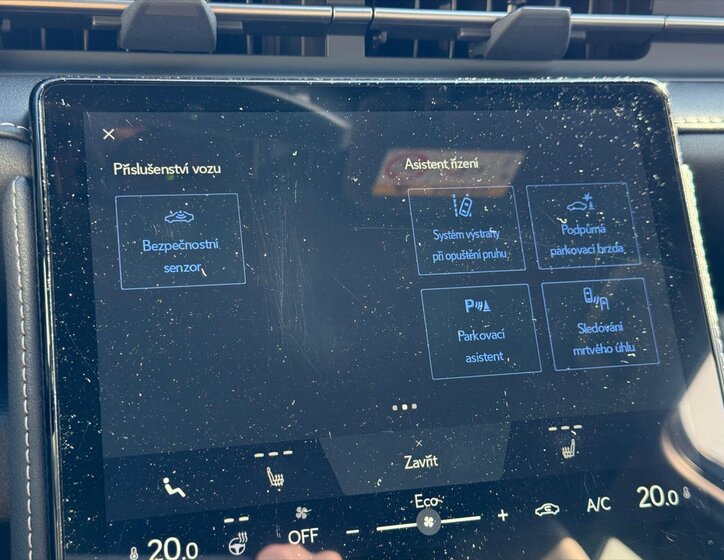 Lexus LBX SUV 1,5 l 67 kw