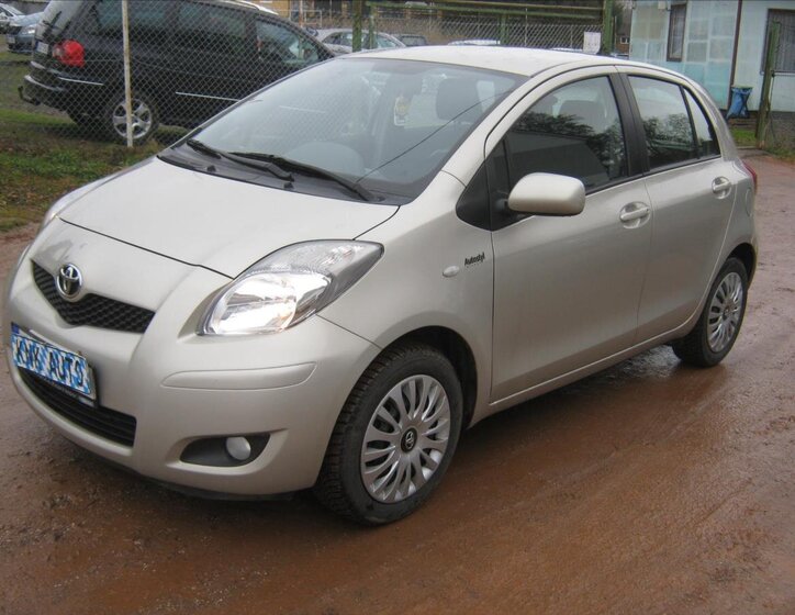 Toyota Yaris 2