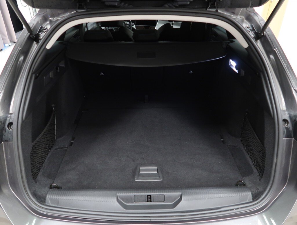 Peugeot 308 Kombi 1,5 l 96 kw