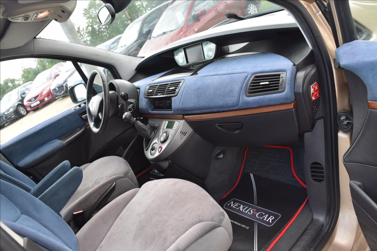 Lancia Phedra MPV 2,2 l 94 kw