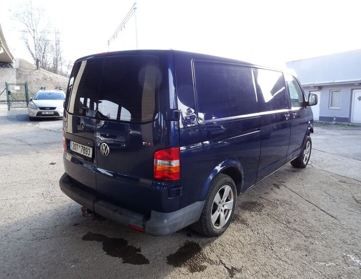 Volkswagen Transporter Skříň 2,5 l 96 kw
