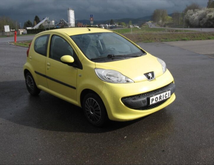 Peugeot 107 Hatchback 998,0 50 kw