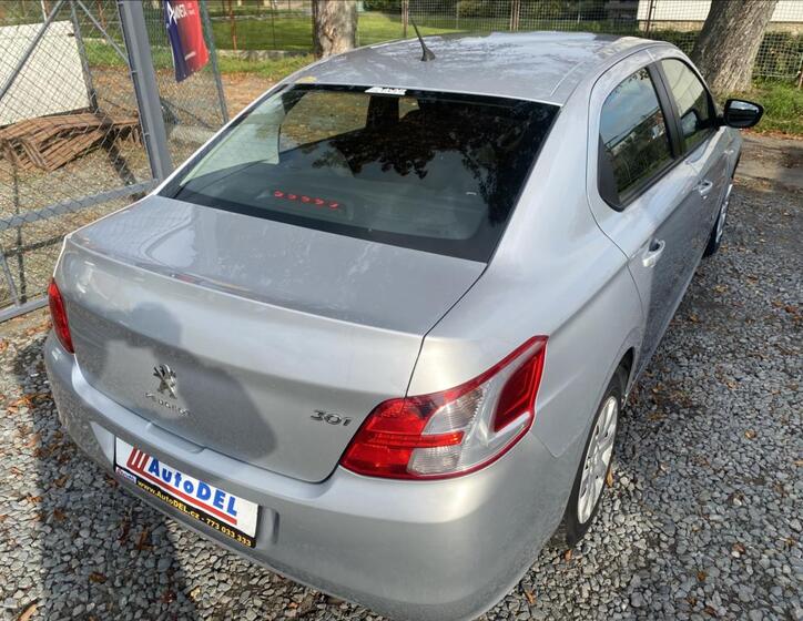 Peugeot 301 8