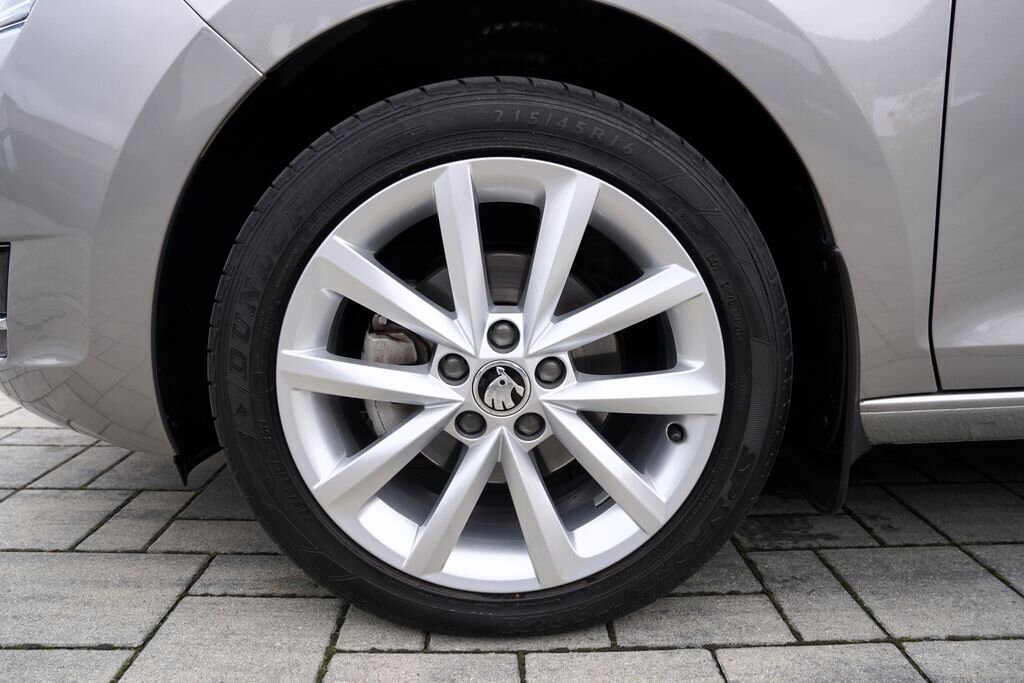 Škoda Rapid Sedan / Limuzína 999,0 70 kw