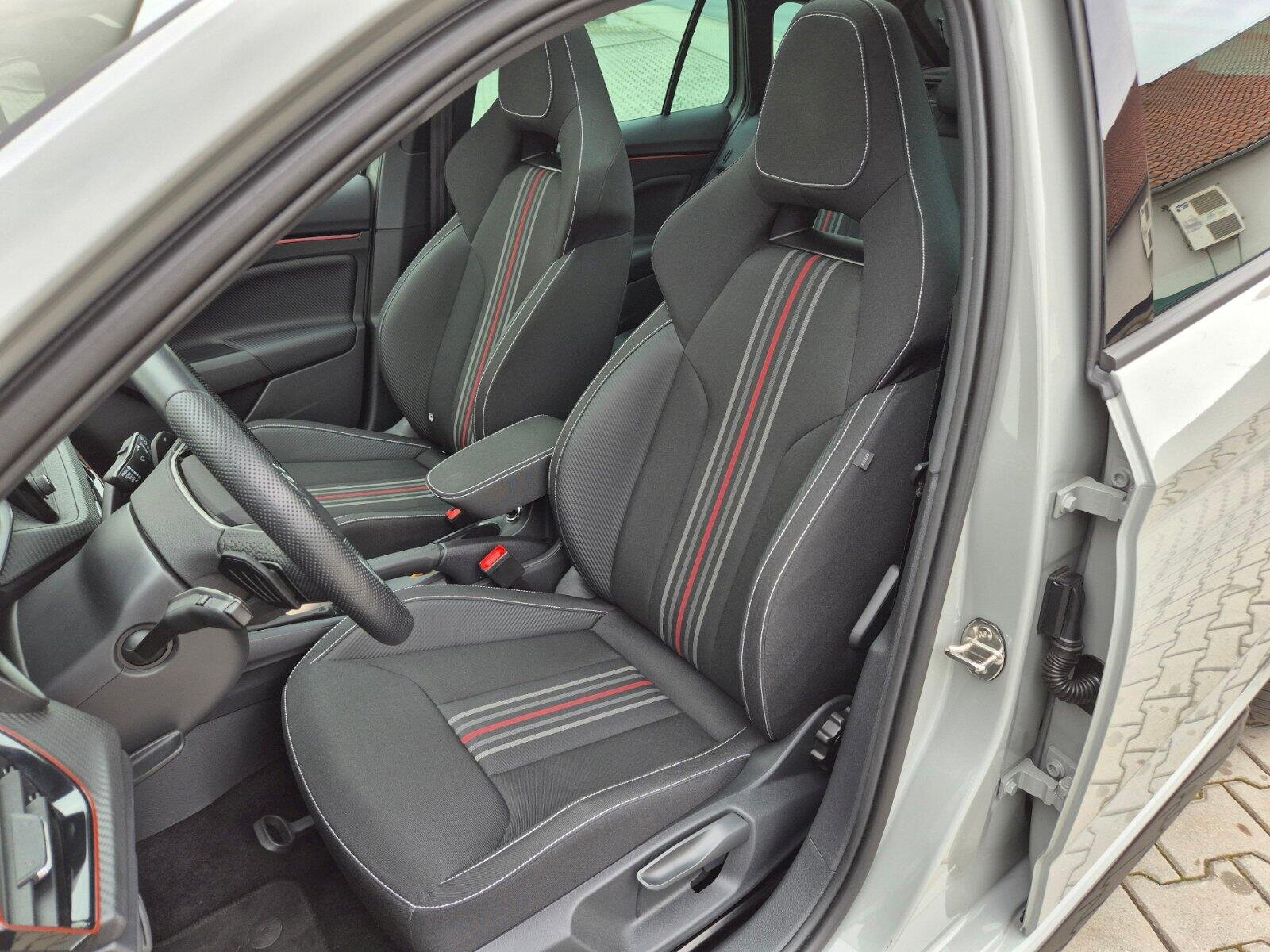 Škoda Scala Hatchback 1,0 l 85 kw