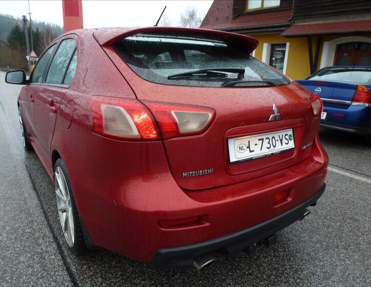 Mitsubishi Lancer Hatchback 2,0 l 217 kw
