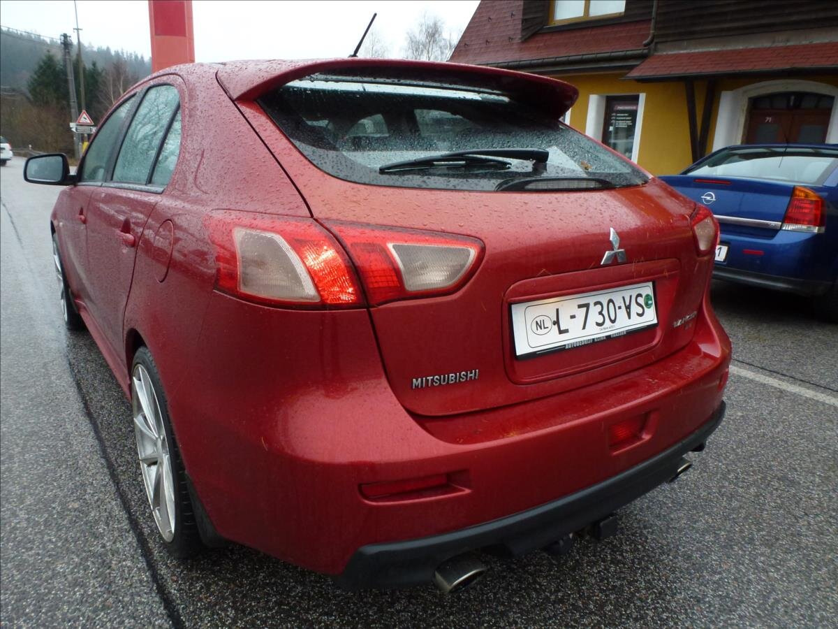 Mitsubishi Lancer Hatchback 2,0 l 217 kw