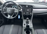 Honda Civic Sedan / Limuzína 1,5 l 134 kw