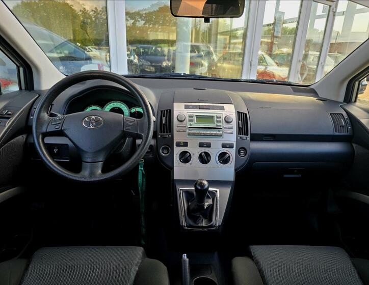 Toyota Corolla Verso 17