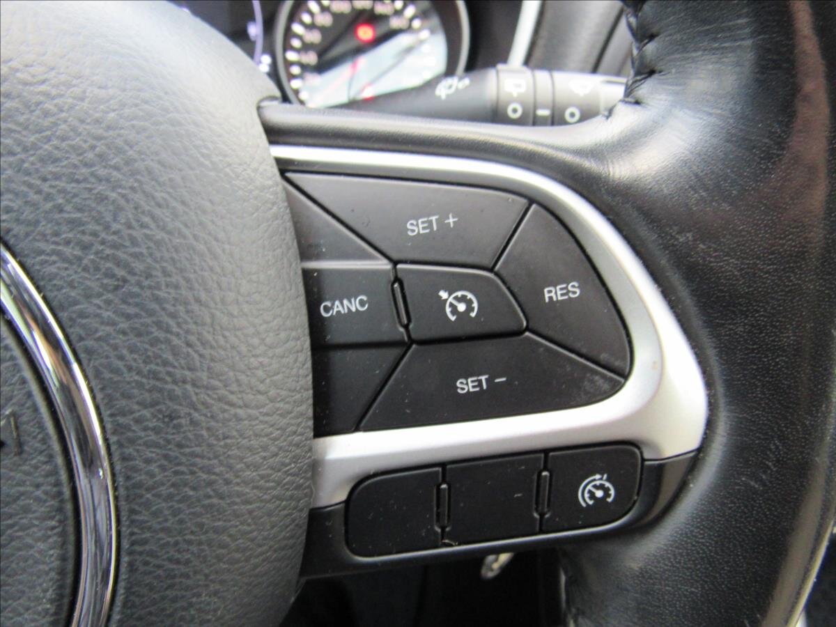 Jeep Compass SUV 1,4 l 103 kw