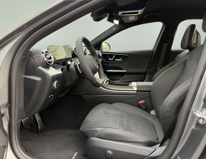 Mercedes-Benz Třídy C Sedan 2,0 l 145 kw