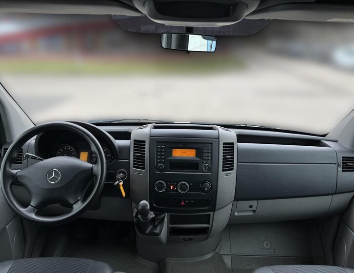 Mercedes-Benz Sprinter 13