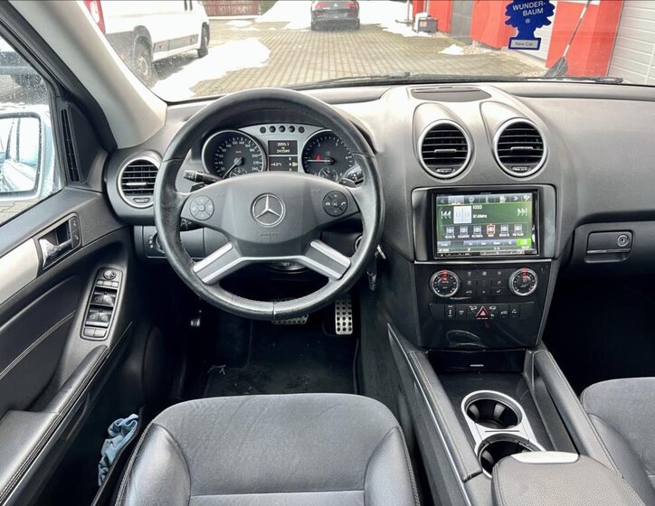 Mercedes-Benz Třídy M 8