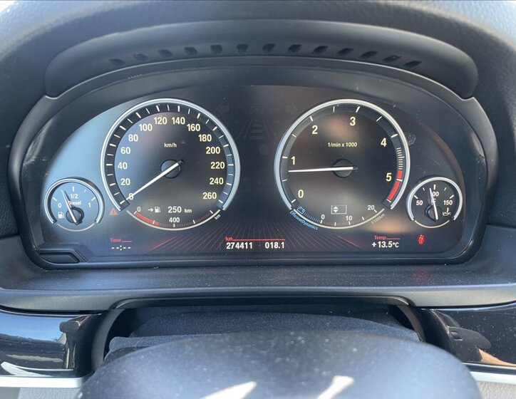 BMW Řada 5 Kombi 3,0 l 180 kw