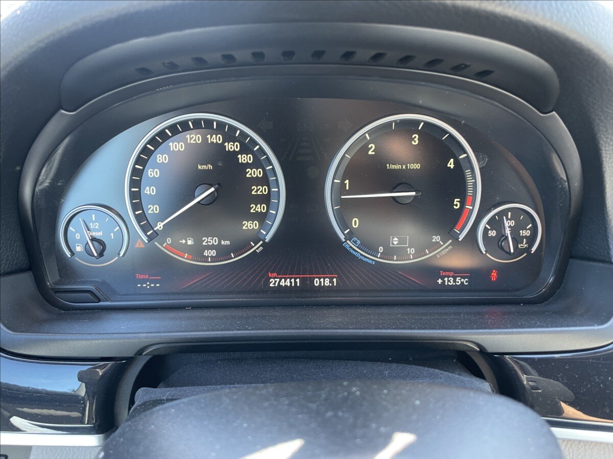 BMW Řada 5 Kombi 3,0 l 180 kw